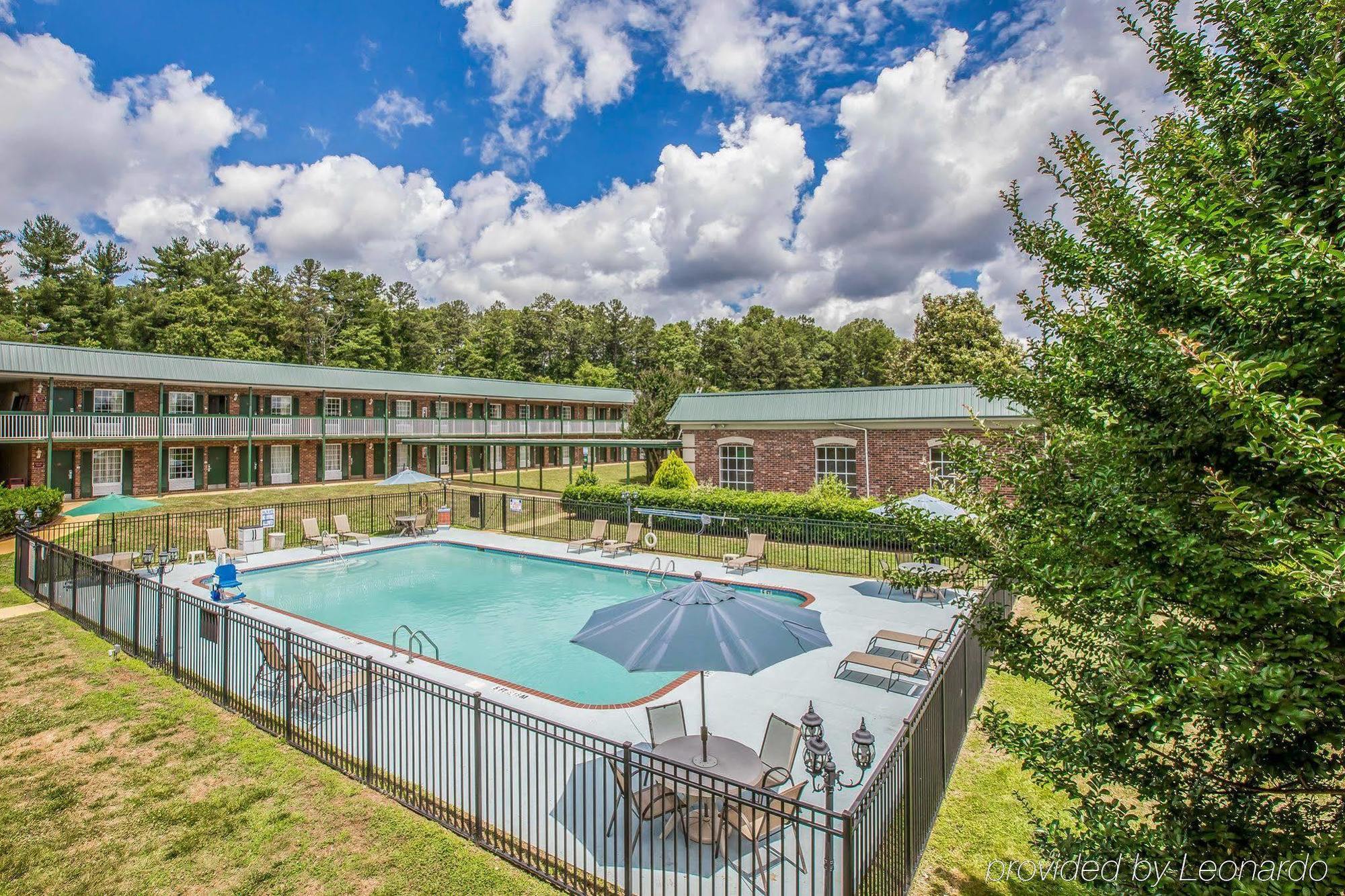 Greenville Inn & Suites Exterior foto